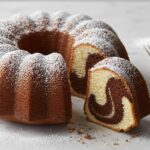 Babka marmurkowa – klasyczna babka waniliowo-kakaowa